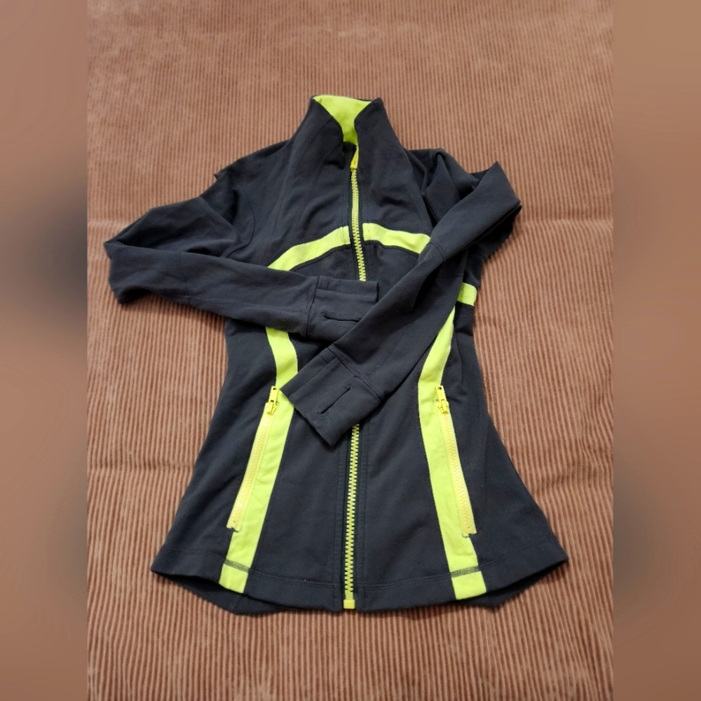 Woman's Lululemon sweater